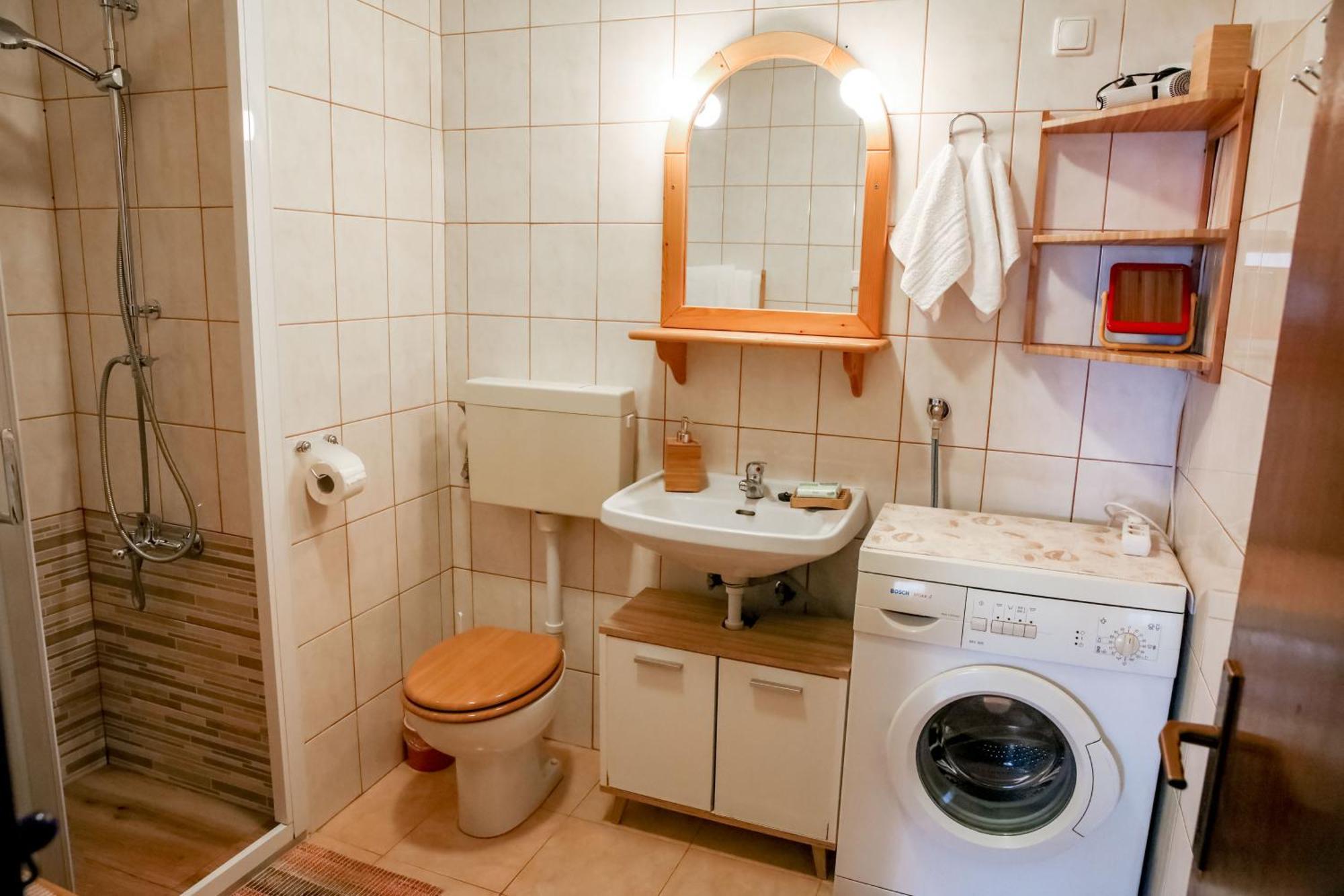 Apartman Lori Lovran Eksteriør bilde